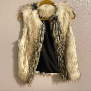 Forever 21 // faux fur vest